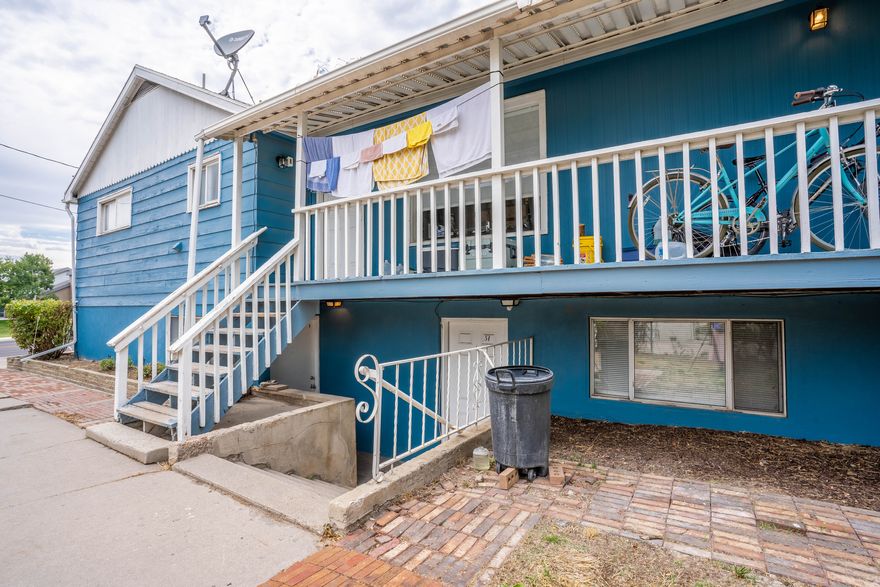 Excellent investment triplex or ideal owner-occupant opportunity with two legal basement apartments offering strong income potential. The upper unit features three generously sized bedrooms, a large bathroom, and a deck. Each basement apartment includes two bedrooms and one bathroom. Covered porch and ample parking available. Conveniently located near bus routes, freeway access, schools, and shopping. Don't miss this opportunity to invest in your future. 24-hour notice required for showings. Do not disturb tenants.