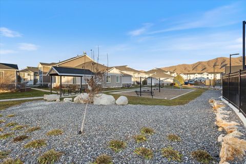 Tiny photo for 1786 E EAGLE LN, Eagle Mountain, UT 84005 (MLS # 2122973)