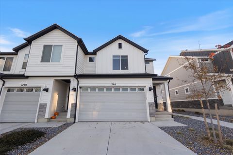 Photo of 1786 E EAGLE LN, Eagle Mountain, UT 84005 (MLS # 2122973)