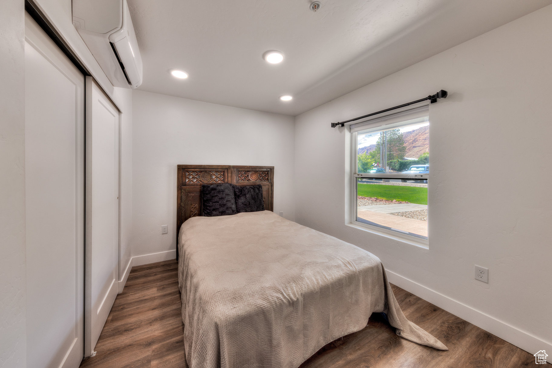 KANE CREEK CONDOS - Residential