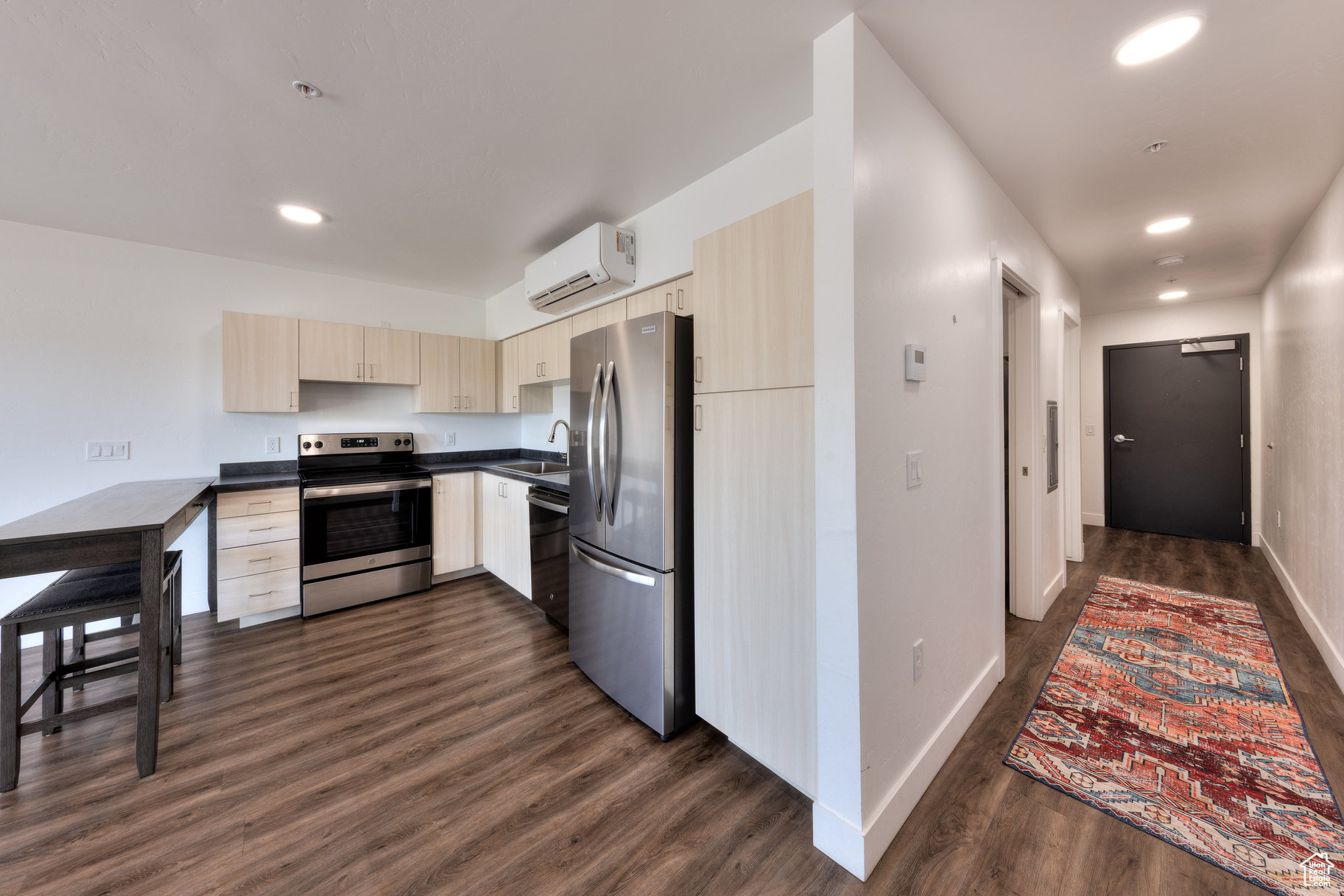 KANE CREEK CONDOS - Residential