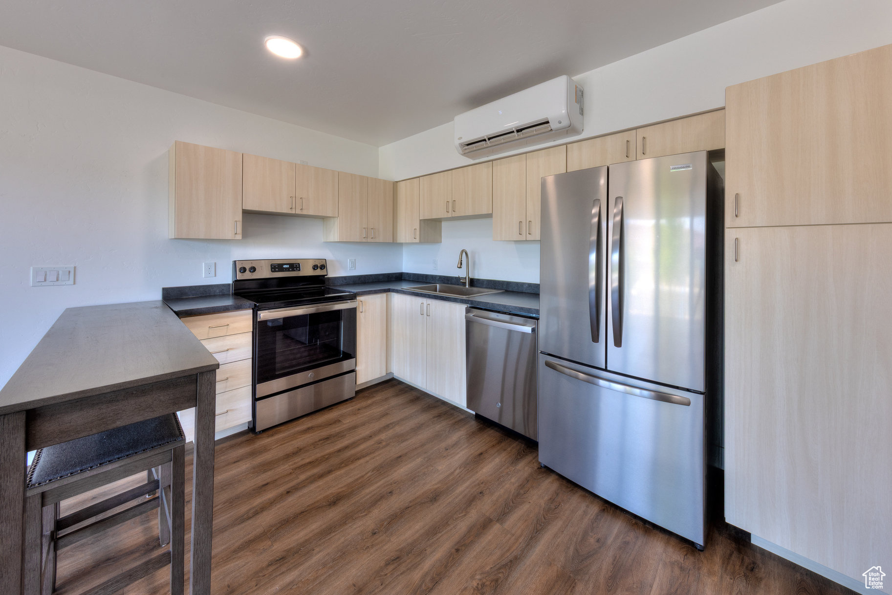 KANE CREEK CONDOS - Residential