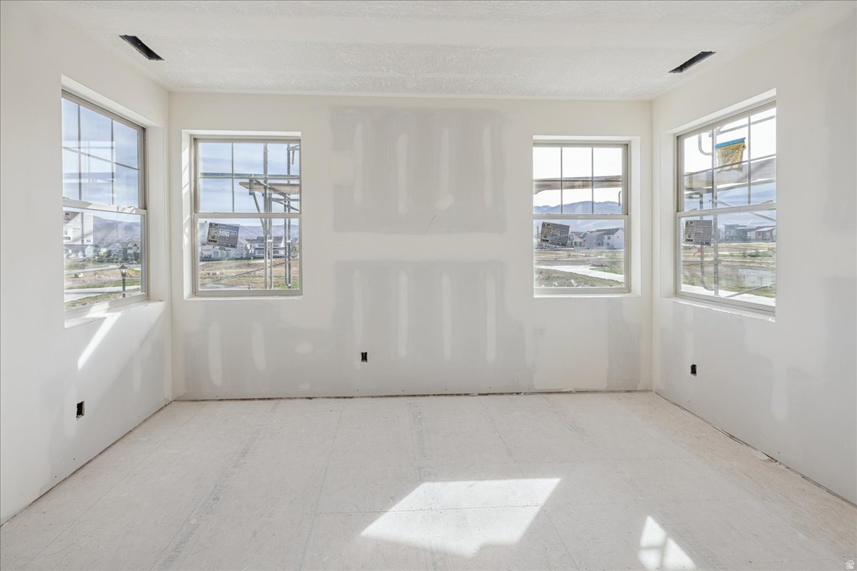 DAYBREAK - Residential