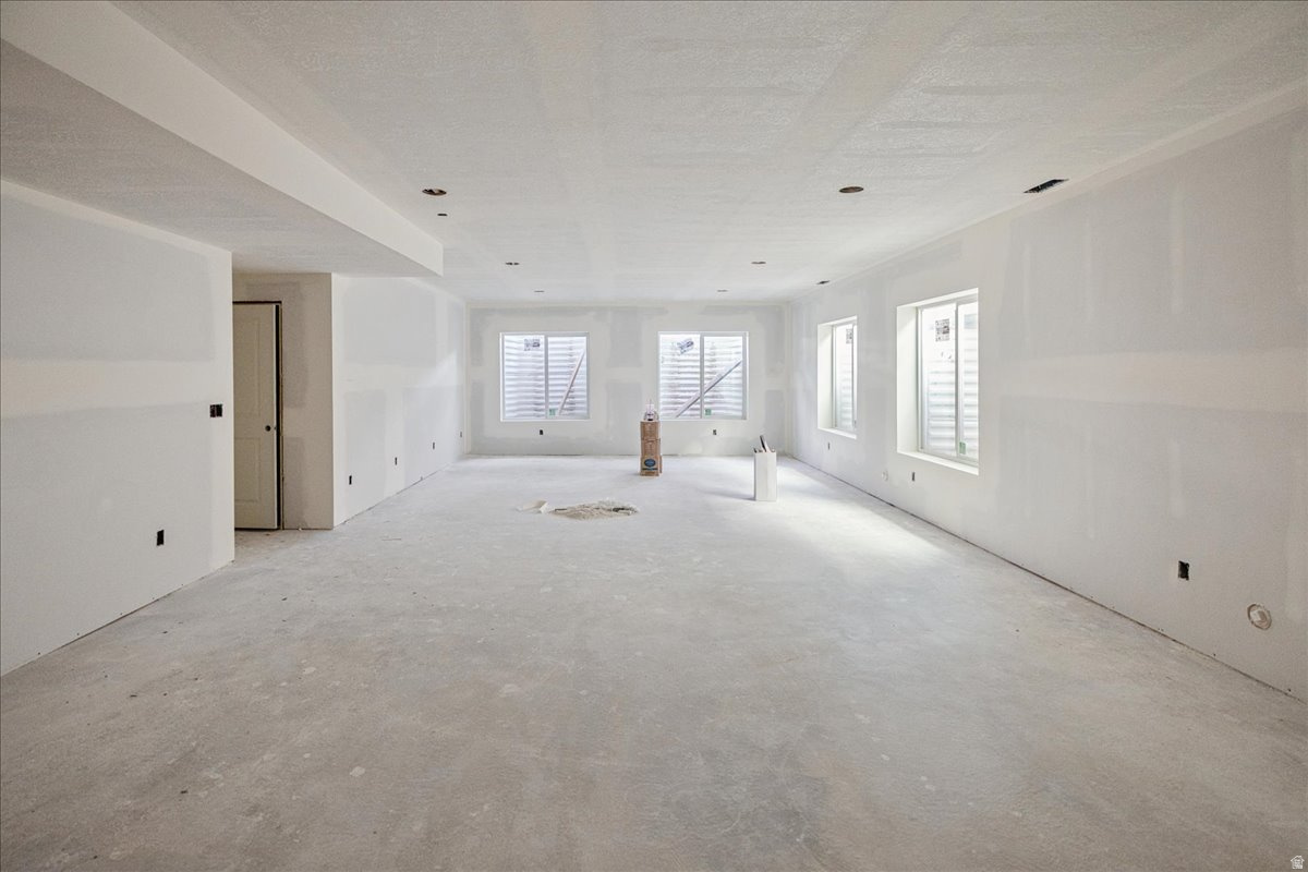 DAYBREAK - Residential