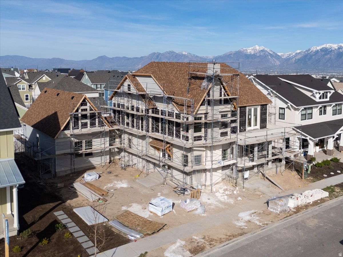 DAYBREAK - Residential