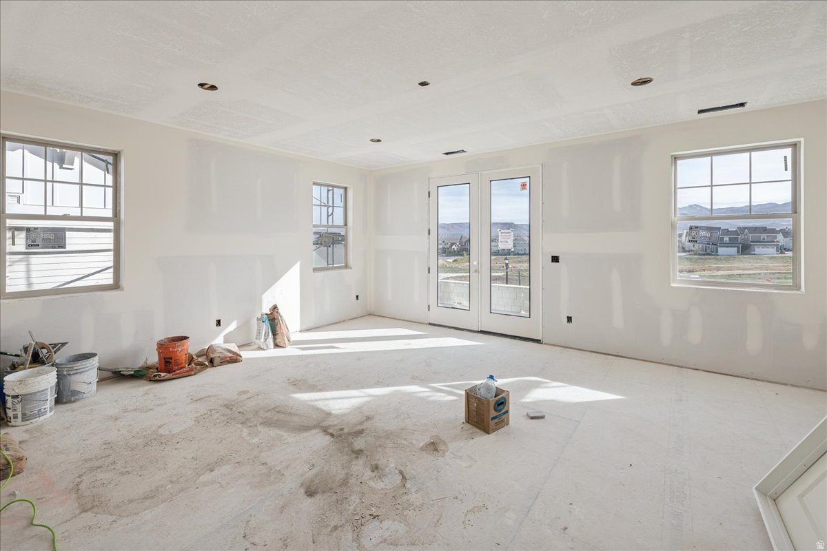 DAYBREAK - Residential