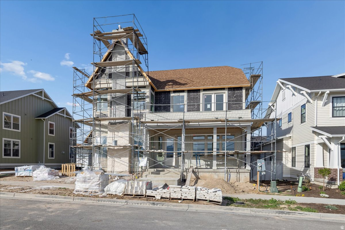 DAYBREAK - Residential