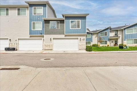 Tiny photo for 1147 N HAIGHT CREEK LOOP, Farmington, UT 84025 (MLS # 2153006)