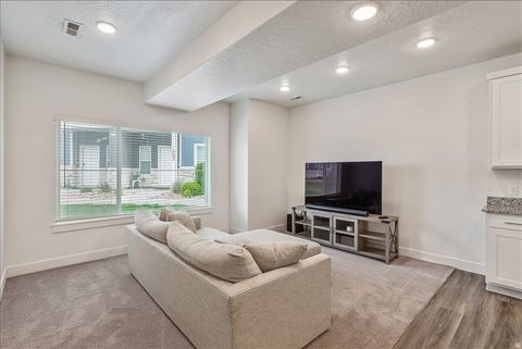 Tiny photo for 1147 N HAIGHT CREEK LOOP, Farmington, UT 84025 (MLS # 2153006)