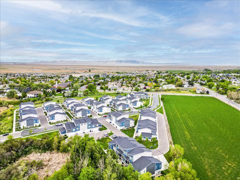 Tiny photo for 1147 N HAIGHT CREEK LOOP, Farmington, UT 84025 (MLS # 2153006)