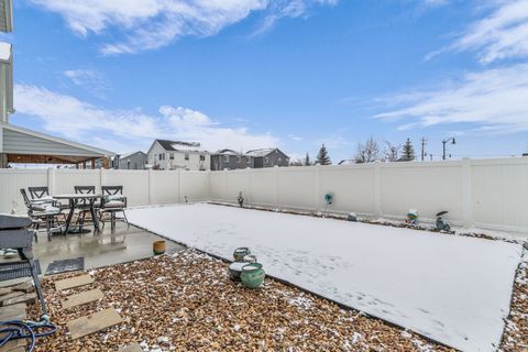 Tiny photo for 2049 W NATALIE AVE, Syracuse, UT 84075 (MLS # 2138073)
