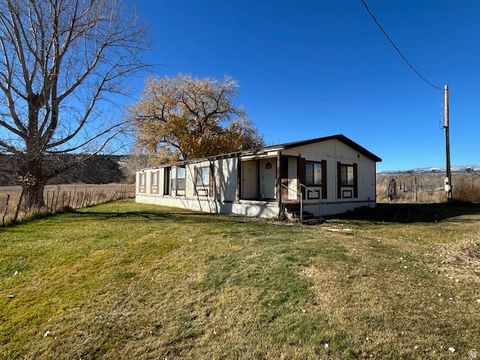 Photo of 1690 S LOWER BOULDER RD, Boulder, UT 84716 (MLS # 2126857)