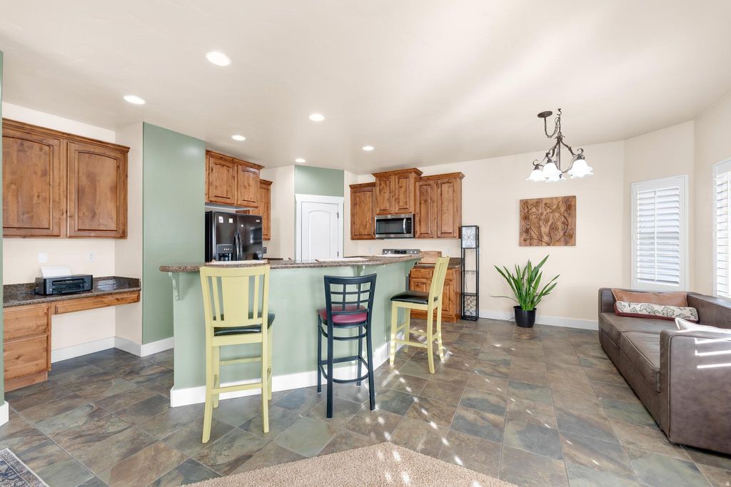 Photo of 1842 E ROUEN CIR, Holladay, UT 84117 (MLS # 2138894)