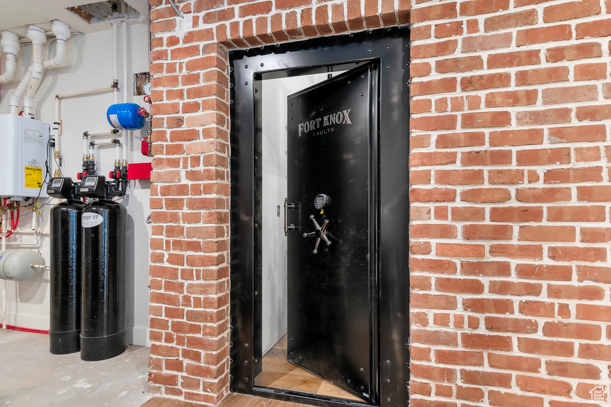 LAMBERT PARK ESTATES - Residential