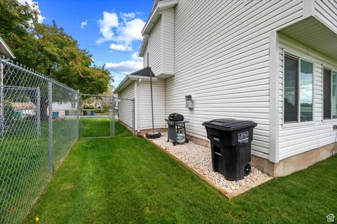 Tiny photo for 1746 S 300 E, Kaysville, UT 84037 (MLS # 2116841)
