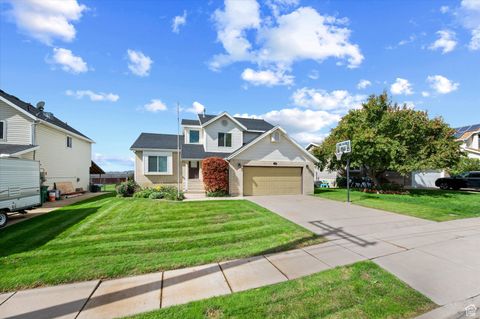 Tiny photo for 1746 S 300 E, Kaysville, UT 84037 (MLS # 2116841)