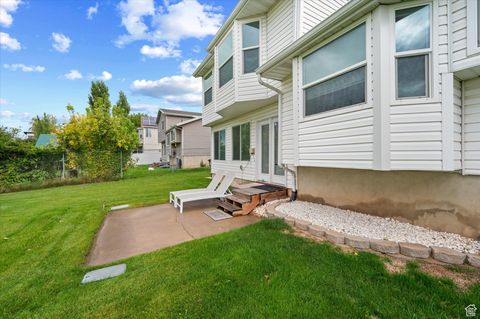 Tiny photo for 1746 S 300 E, Kaysville, UT 84037 (MLS # 2116841)