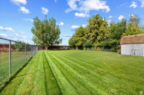 Tiny photo for 1746 S 300 E, Kaysville, UT 84037 (MLS # 2116841)
