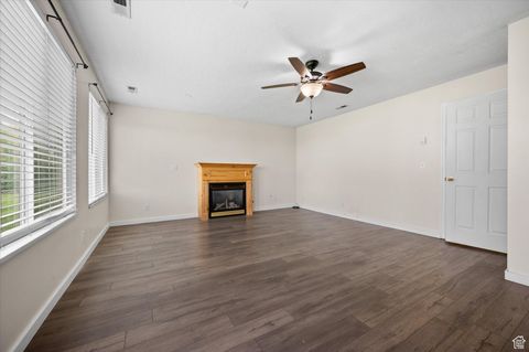 Tiny photo for 1746 S 300 E, Kaysville, UT 84037 (MLS # 2116841)