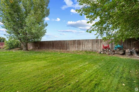 Tiny photo for 1746 S 300 E, Kaysville, UT 84037 (MLS # 2116841)