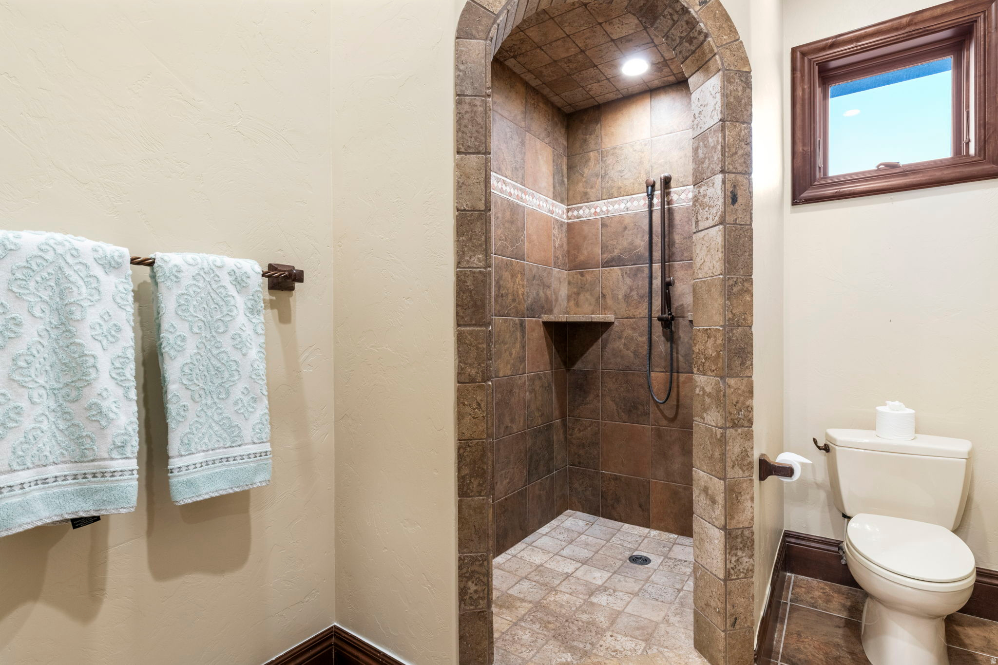 WESTGATE HILLS PH 1 - Residential