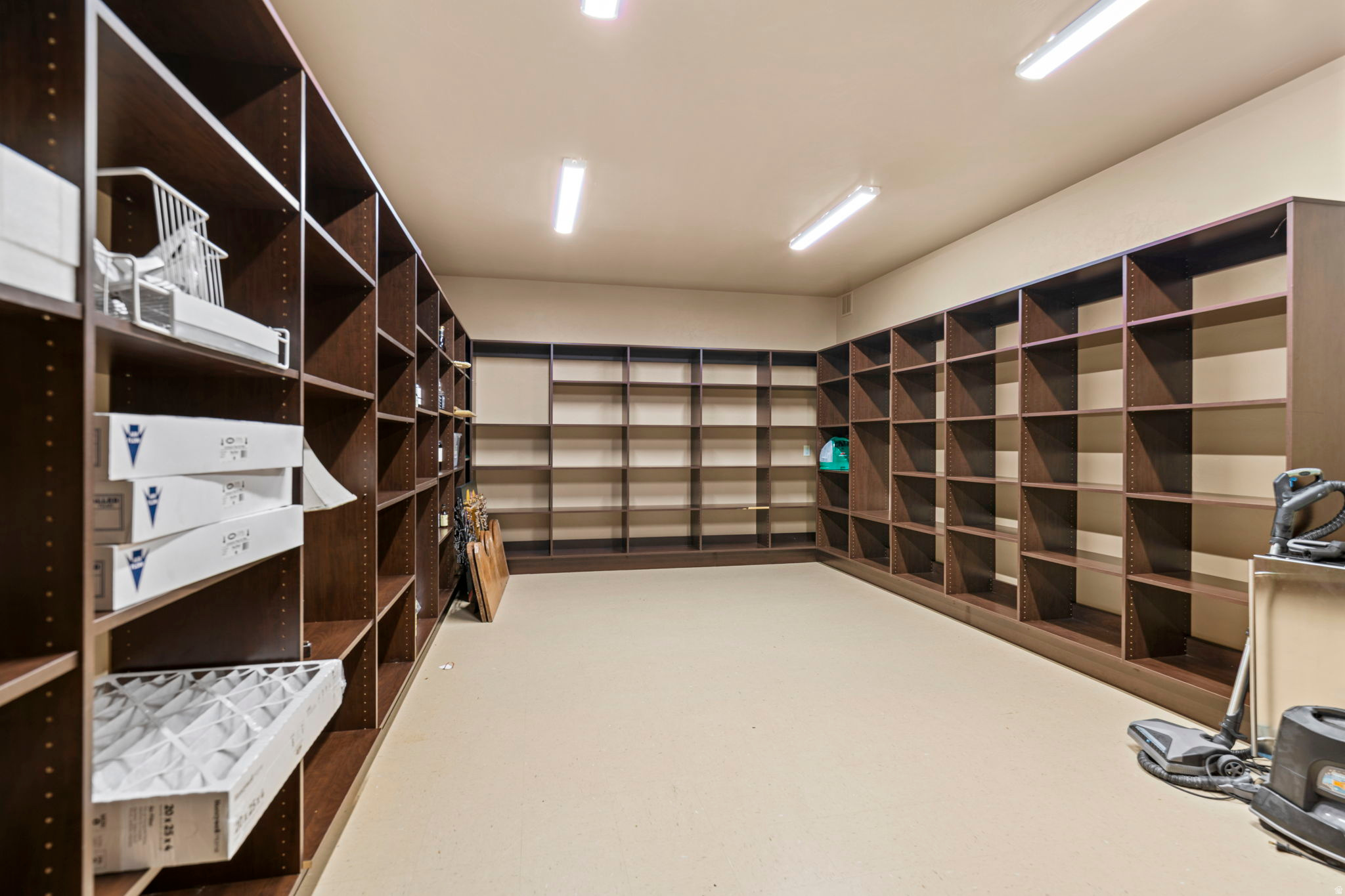 WESTGATE HILLS PH 1 - Residential