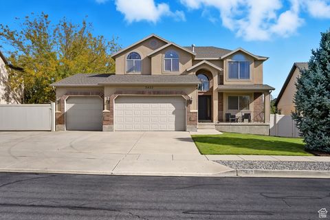 Photo of 5422 W ISLAND CREEK DR S, West Jordan, UT 84081 (MLS # 2117711)