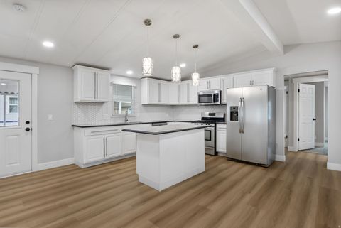 Photo of 562 LANCELOT DR #60, North Salt Lake, UT 84054 (MLS # 2137057)