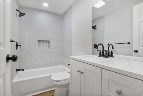 Tiny photo for 562 LANCELOT DR #60, North Salt Lake, UT 84054 (MLS # 2137057)