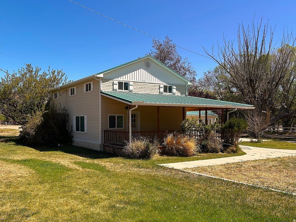 Photo of 280 N 300 E, Escalante, UT 84726 (MLS # 2157657)