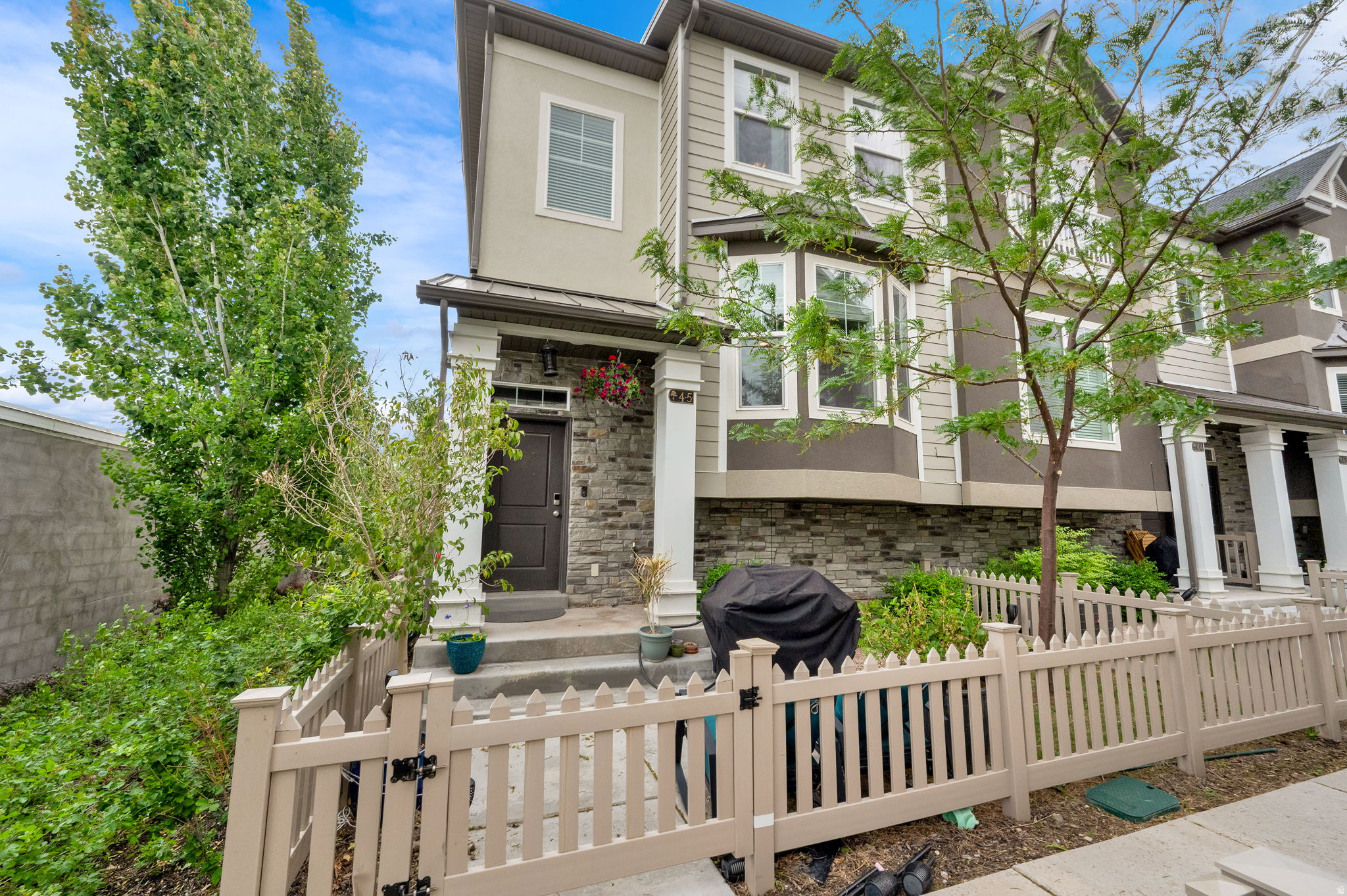 OLDE TOWNE CENTRE - Residential