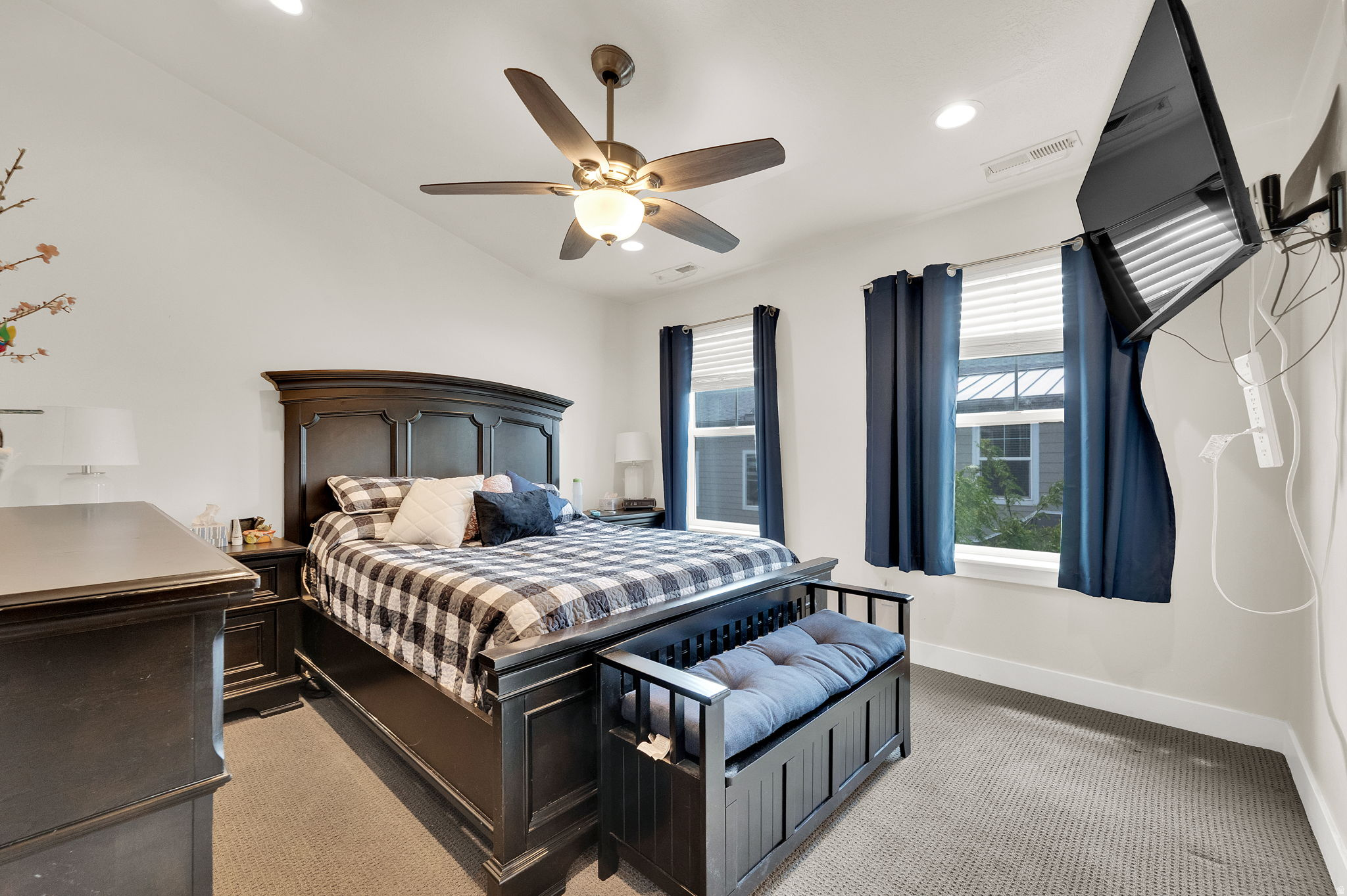 OLDE TOWNE CENTRE - Residential