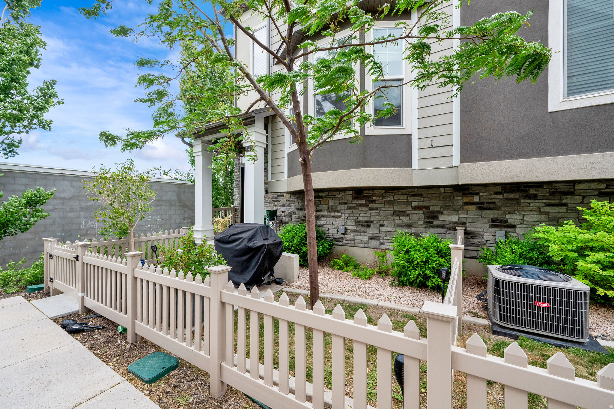 OLDE TOWNE CENTRE - Residential