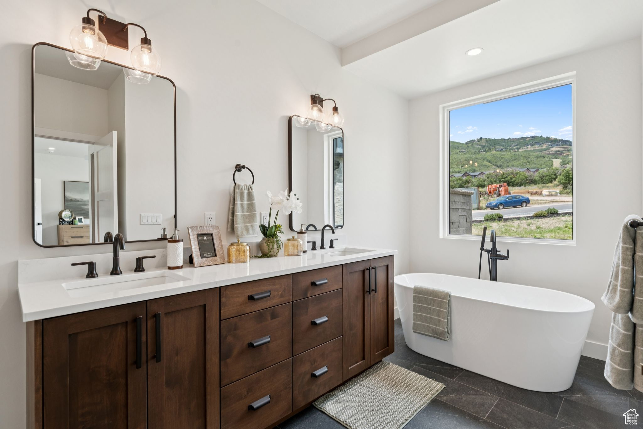 Heber City, Utah 84032, United States, 5 Bedrooms Bedrooms, ,5 BathroomsBathrooms,Residential,Active,110960