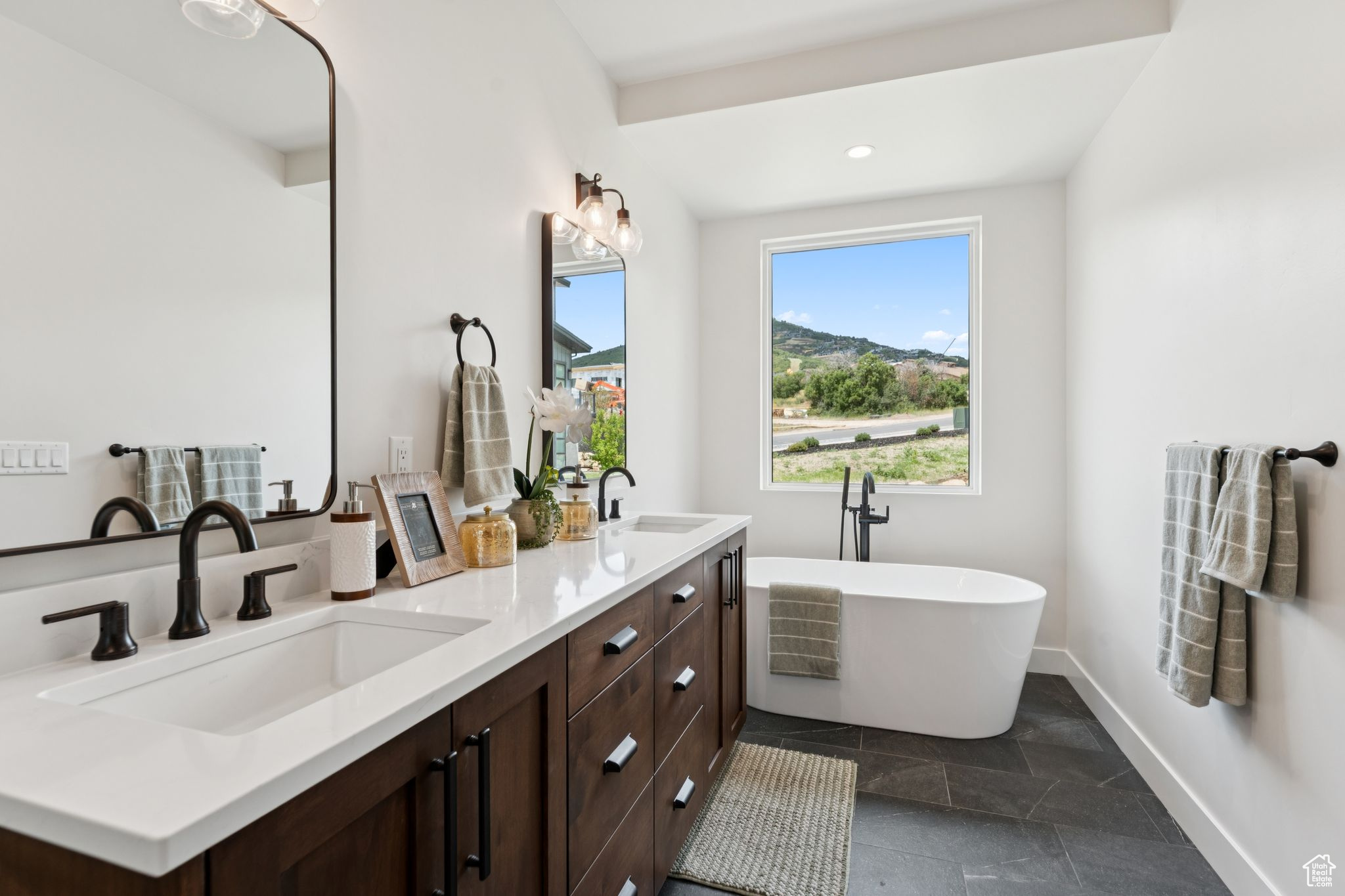 Heber City, Utah 84032, United States, 5 Bedrooms Bedrooms, ,5 BathroomsBathrooms,Residential,Active,110960