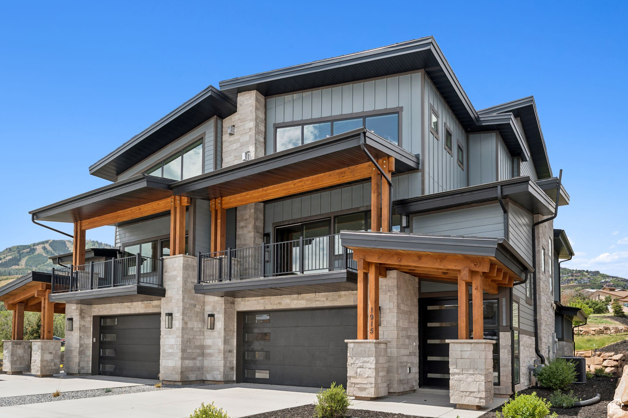 Heber City, Utah 84032, United States, 5 Bedrooms Bedrooms, ,5 BathroomsBathrooms,Residential,Active,110960