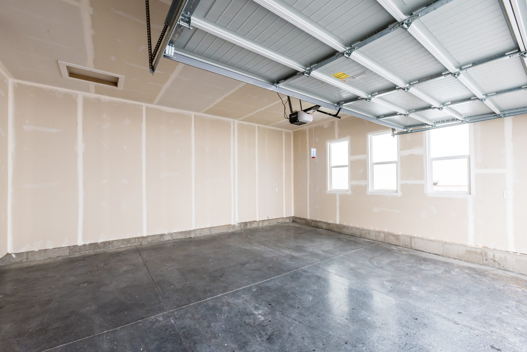 SMILING H - Residential