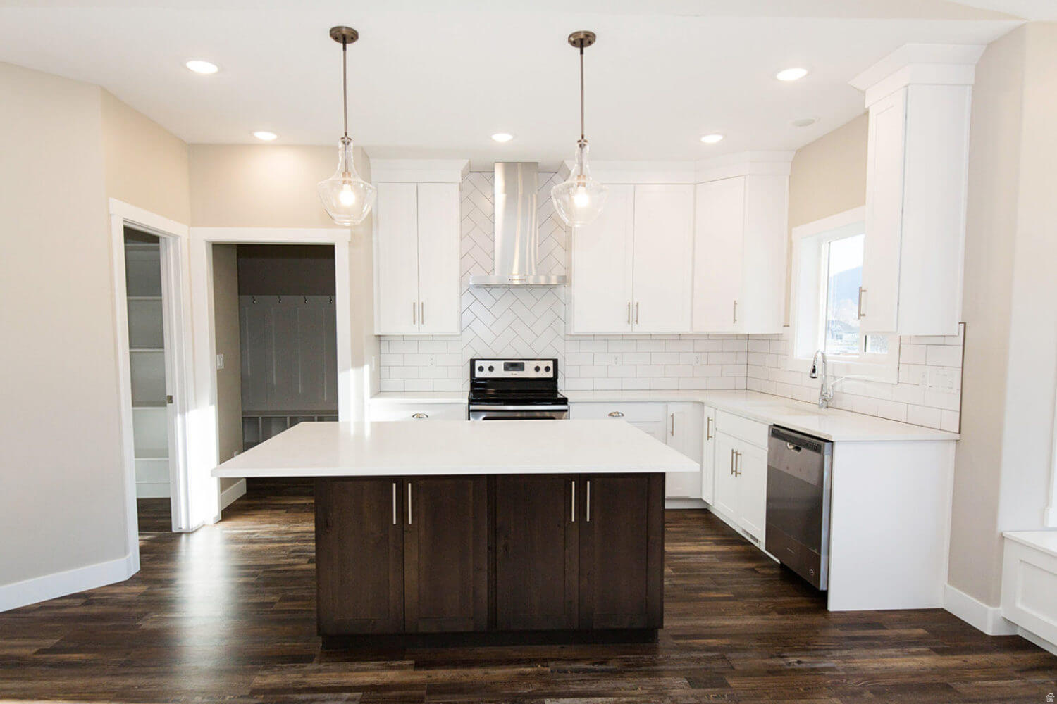 SMILING H - Residential