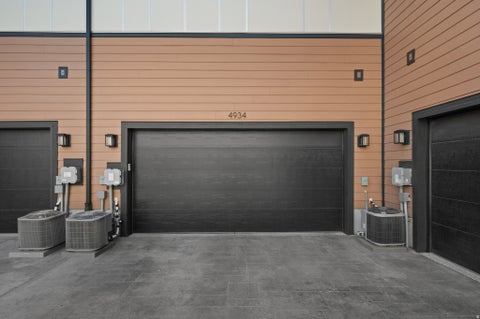 Tiny photo for 4934 S BEVERLY CT E, Holladay, UT 84117 (MLS # 2184572)