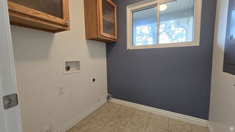 Tiny photo for 1767 W COUNTRY BEND RD N, Farmington, UT 84025 (MLS # 2118762)