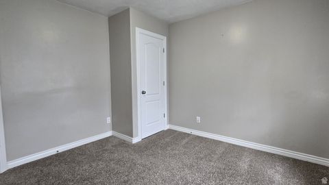 Tiny photo for 1767 W COUNTRY BEND RD N, Farmington, UT 84025 (MLS # 2118762)