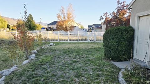 Tiny photo for 1767 W COUNTRY BEND RD N, Farmington, UT 84025 (MLS # 2118762)
