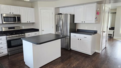 Tiny photo for 1767 W COUNTRY BEND RD N, Farmington, UT 84025 (MLS # 2118762)