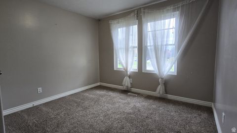 Tiny photo for 1767 W COUNTRY BEND RD N, Farmington, UT 84025 (MLS # 2118762)
