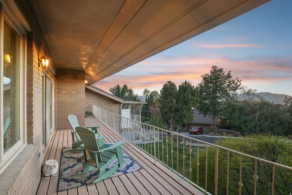 Photo of 819 N JUNIPERPOINT DR, Salt Lake City, UT 84103 (MLS # 2147264)