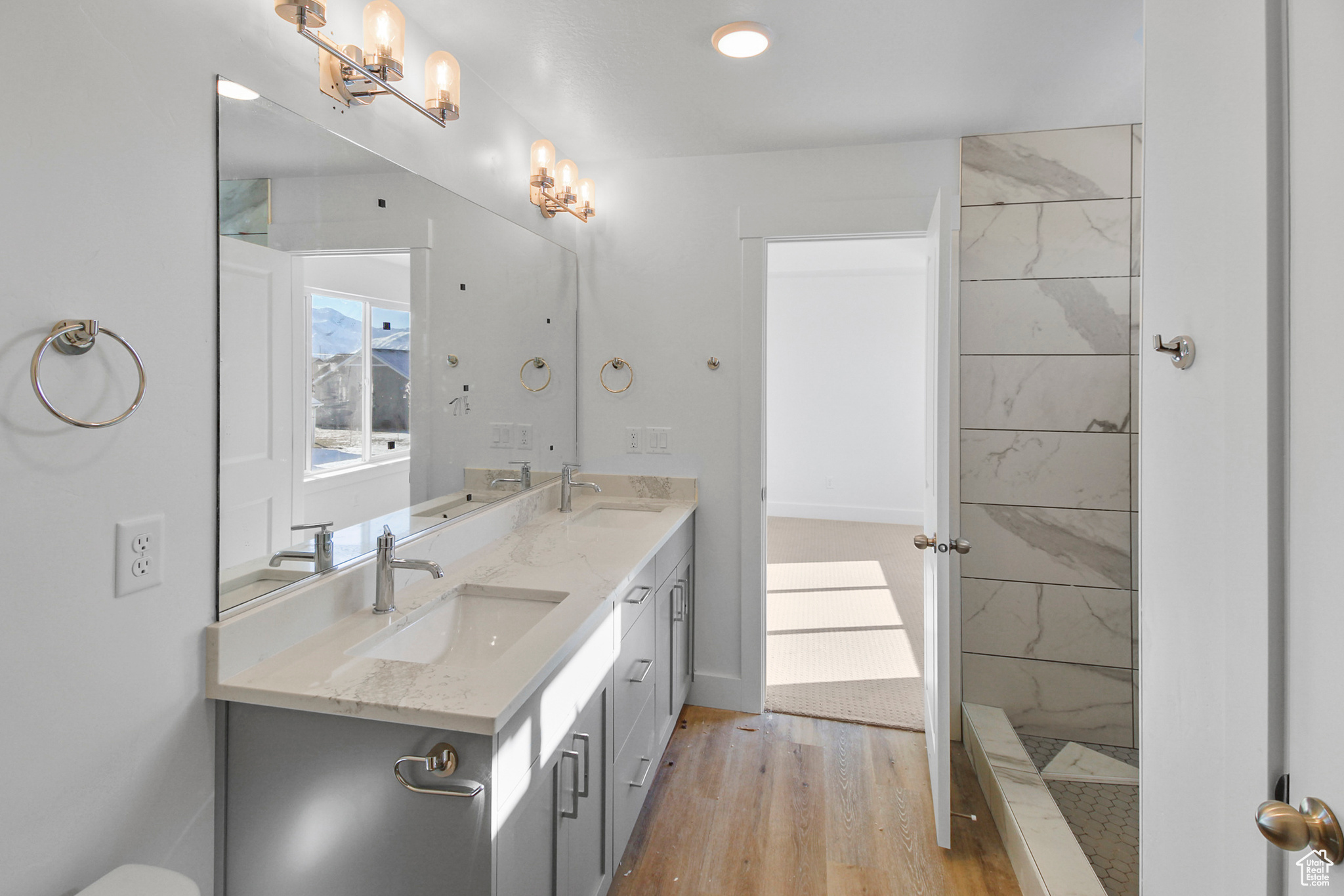 RIVERS EDGE - Residential