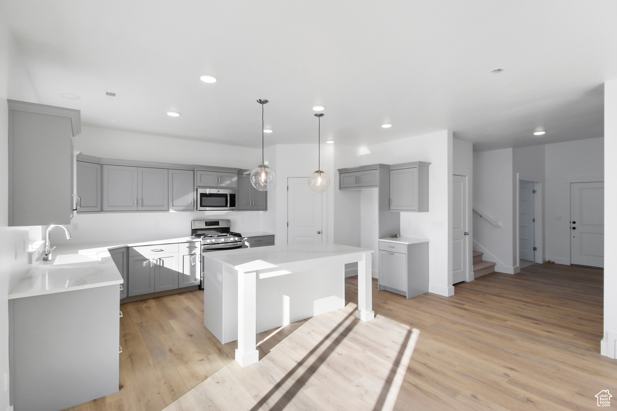 RIVERS EDGE - Residential