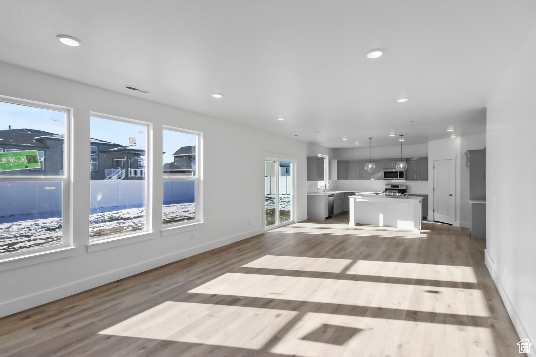 RIVERS EDGE - Residential