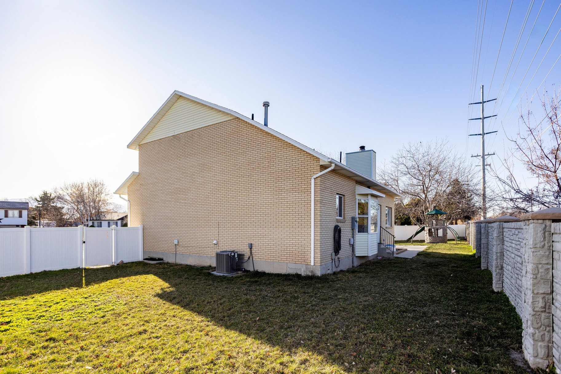 THOMAS ESTATES #4 - Residential