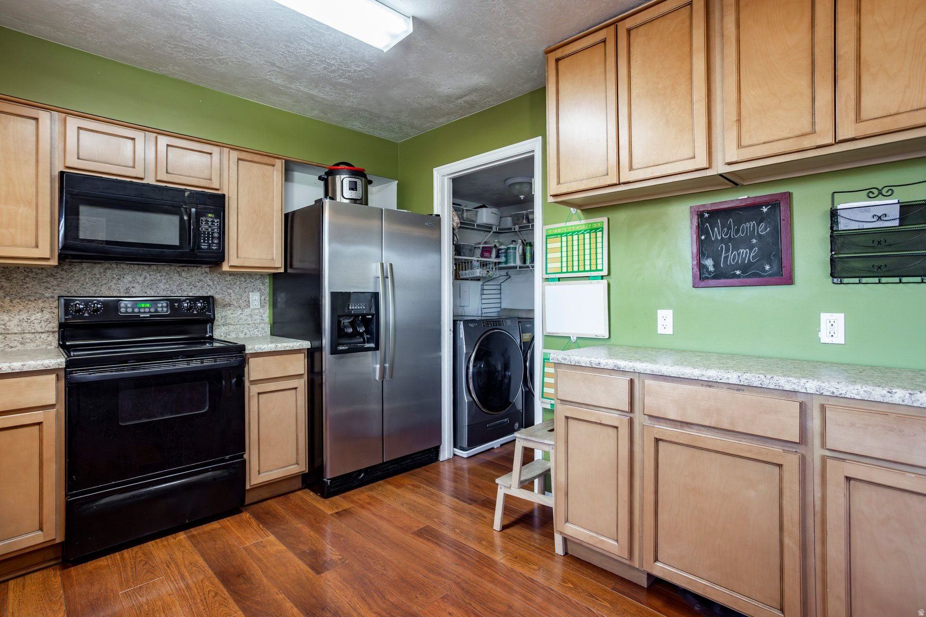 THOMAS ESTATES #4 - Residential